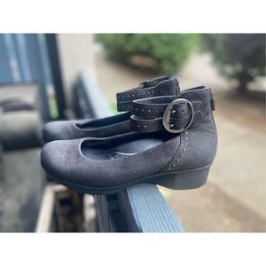 Dansko Women’s Black Nubuck Leather Lois Pump Sz 37 EUR